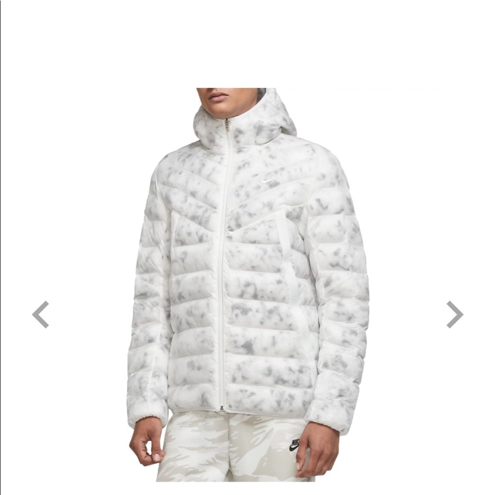 Nike Men’s sportswear synthetic down-fill jacket